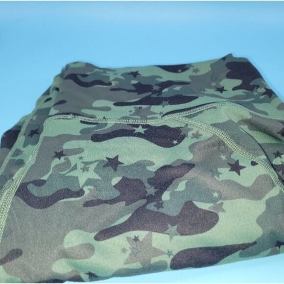 FABLETICS Define PowerHold HighWaisted 7/8 Star Camo Sycamore legging - Picture 9 of 13